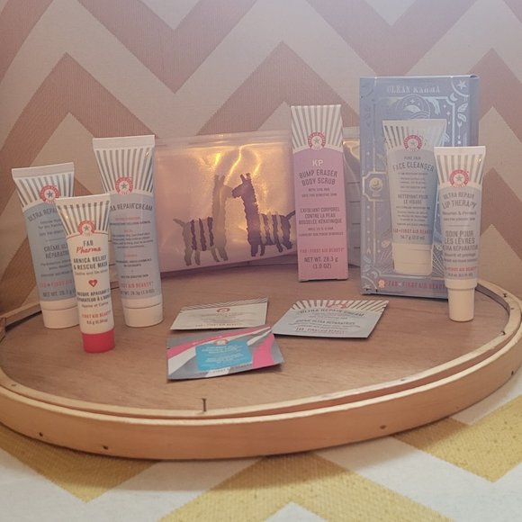 First Aid Beauty Skincare First Aid Beauty Set Wfun Motif Zip Top